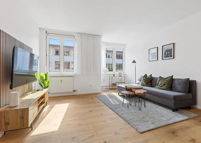 Stayroom - R4 Λιντς